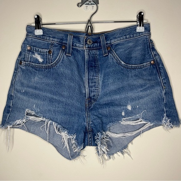 LEVI’S 501 Distressed Light Wash Blue Jean High Waisted Cutoff Summer Shorts - Picture 2 of 10